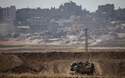 Un char de Tsahal se trouve près de la bande de Gaza le 15 mai 2018. (Hadas Parush/ Flash90)
