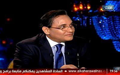 Abdelrahim Ali, présentateur vedette en Egypte, compagnon de route du régime dans sa guerre menée contre les Frères musulmans (Crédit : capture d'écran Abdelrahim Ali/Twitter)