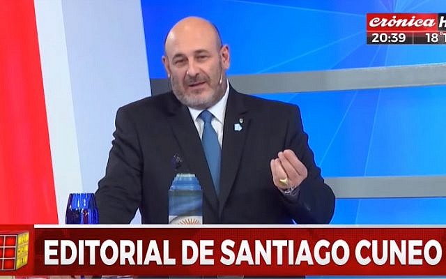 Santiago Cuneo, l'ancien animateur de l'émission quotidienne "1+1=3" de la chaîne Argentia lors d'une émission diffusée le 18 mai 2018. (capture d'écran : YouTube) Santiago Cuneo, l'ancien animateur de l'émission quotidienne "1+1=3" de la chaîne Argentia lors d'une émission diffusée le 18 mai 2018. (capture d'écran : YouTube)