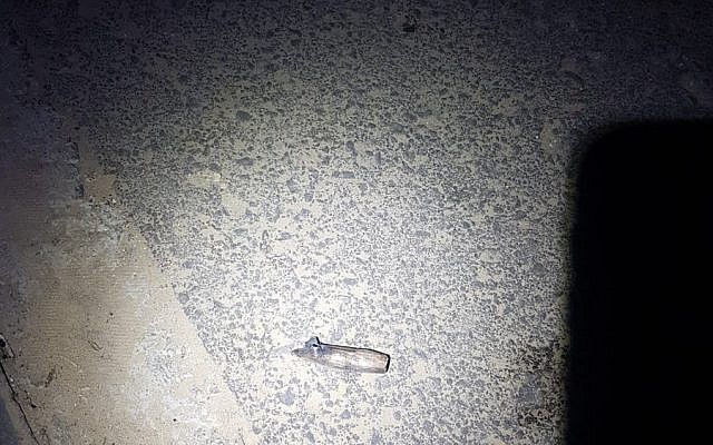 Une balle tirée depuis Gaza qui a atteint la ville de Sderot, dans le sud d'Israël, le 28 mai 2018. (Municipalité de Sderot) Une balle tirée depuis Gaza qui a atteint la ville de Sderot, dans le sud d'Israël, le 28 mai 2018. (Municipalité de Sderot)