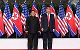 Le président Donald Trump, à droite, et le leader nord-coréen Kim Jong Un, à gauche, au début de leur sommet historique Etats-Unis-Corée du Nord, au Capella Hotel, sur l'île de Sentosa de Singapour, le 12 juin 2018 (Crédit : AFP / SAUL LOEB)