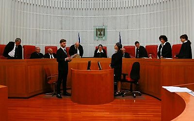 La Haute Cour de justice se réunit pour une audience sur la loi de régulation à la Cour suprême de Jérusalem, le 3 juin 2018. (Yonatan Sindel/Flash90)