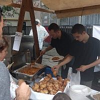Le festival de rue Judafest à Budapest, le 10 juin 2018. (Yaakov Schwartz/ Times of Israel)