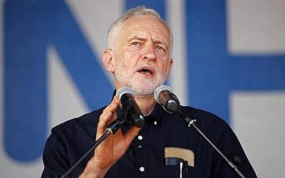 Jeremy Corbyn, chef du Parti travailliste de l'opposition britannique, prend la parole à Londres le 30 juin 2018. (AFP Photo/Tolga Akmen)