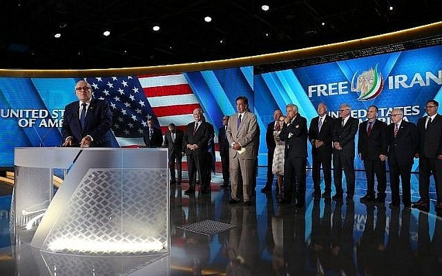 L'ancien maire de New York Rudy Giuliani à un évènement "Free Iran 2018 - the Alternative" le 30 juin 2018, à Villepinte, en banlieue parisienne. (Crédit : AFP /Zakaria Abdelkafi)
