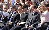De gauche à droite : Francois de Rugy, président de l'Assemblée nationale, l'ancien président Nicolas Sarkozy et son épouse Carla Bruni-Sarkozy, l'anien président François Hollande et sa compagne l’actrice Julie Gayet. Ils assistent à la panthéonisation d'Antoine et Simone Veil. (Crédit : AFP / POOL / LUDOVIC MARIN)