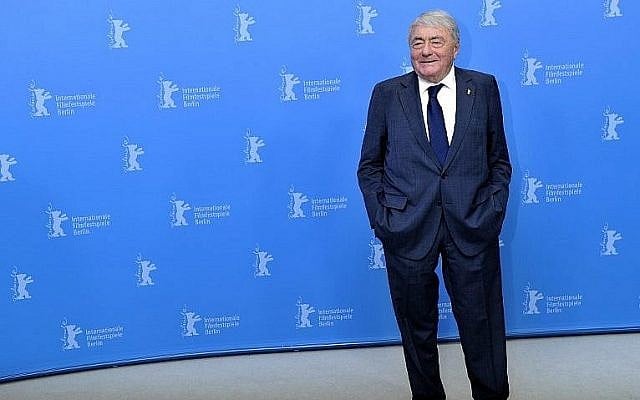 Dans cette photo prise le 14 février 2013, le documentariste et producteur français Claude Lanzmann pose lors de la 63e Berlinale Film Festival à Berlin. (Crédit : AFP / GERARD JULIEN)