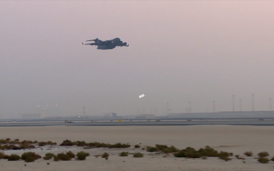 Un vol militaire décolle de la base militaire d'al-Udeid, au Qatar (Capture d'écran : Youtube)