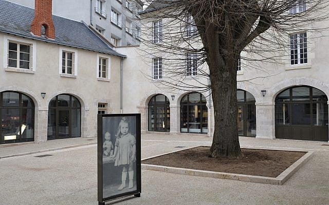 Le Cercil, mémorial des enfants du Vel' d'Hiv d'Orléans (Crédit: Wikimedia Commons/Croquant)