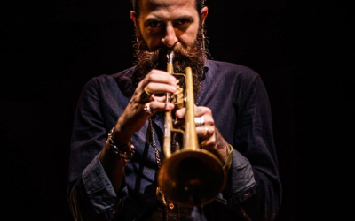 Le musicien de jazz Avishai Cohen, qui s'est produit à New York, Londres et en Inde, sera au Mekudeshet 2018. (Autorisation de Mekudeshet)