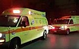 Des ambulances du Magen David Adom évacuent des blessés vers l'hôpital Soroka de Beer Sheva le 31 juillet 2016 (Capture d'écran : YouTube).