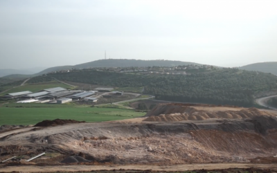 Le mont Gilboa vu du chantier de construction de la centrale hydroélectrique de Maale Gilboa dans le nord d'Israël. (Capture d'écran YouTube)