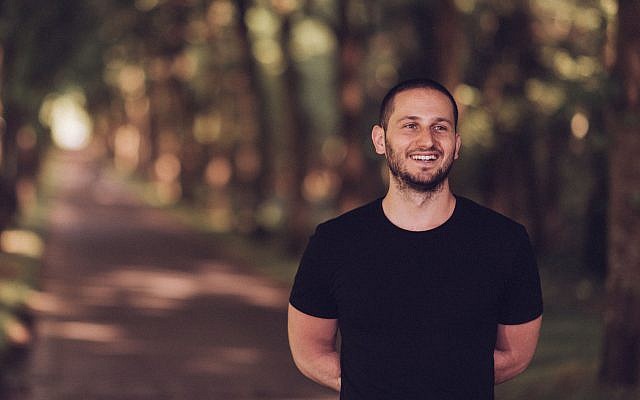 Le pianiste Jeremy Hababou (Crédit: Roman Delamare et Guillaume Rondet)