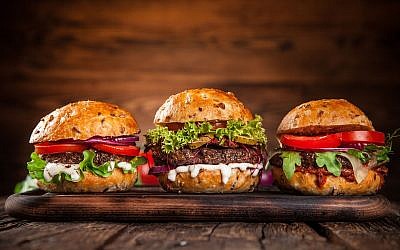 Photo d'illustration de hamburgers. (Crédit : Kesu01; iStock by Getty Images)