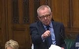 Le député travailliste britannique Ian Austin a accusé le chef du parti Jeremy Corbyn d'antisémitisme lors d'un débat à la Chambre des communes le 17 avril 2018. (Capture d'écran : YouTube)