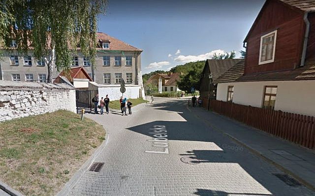 Une école à Kazimierz Dolny, en Pologne (Capture d'écran : Google Street View) Une école à Kazimierz Dolny, en Pologne (Capture d'écran : Google Street View)