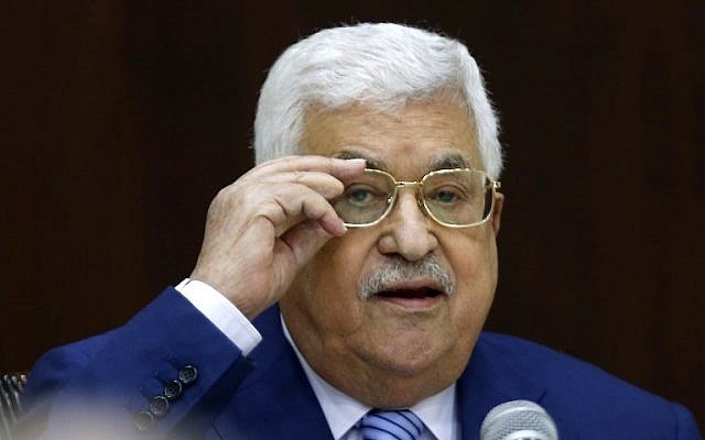 Le président de l'Autorité palestinienne Mahmoud Abbas préside une rencontre du comité exécutif de l'OLP (Organisation de libération de la Palestine) au siège de l'Autorité palestinienne dans la ville de Ramallah, en Cisjordanie, le 28 juillet 2018. (Crédit : ABBAS MOMANI/AFP)