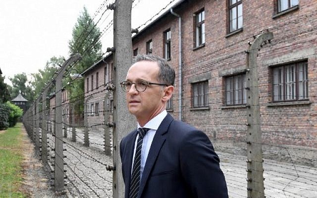 Le ministère des Affaires étrangères allemand Heiko Maas à Auschwitz le 20 août 2018. (Crédit : AFP/ JANEK SKARZYNSKI) Le ministère des Affaires étrangères allemand Heiko Maas à Auschwitz le 20 août 2018. (Crédit : AFP/ JANEK SKARZYNSKI)