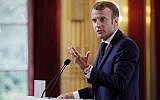 Le président français Emmanuel Macron à  l'Élysée, le 27 août 2018. (Crédit : AFP/Pool/Philippe Wojazer)