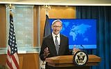 WASHINGTON, DC - Le directeur de la planification politique américain Brian Hook répond aux questions des journalistes durant l'annonce de la création du Groupe d'action pour l'Iran au département d'Etat, le 16 août 2018 à Washington (Crédit : Rod Lamkey/Getty Images/AFP)