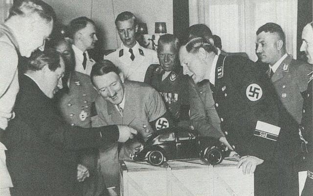 La coccinelle Volkswagen a toujours été attribuée à Adolf Hitler et au Dr Ferdinand Porsche. (Avec l'aimable autorisation de Rex Bennett, Lane Motor Museum)