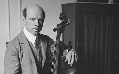 Le violoncelliste Pau Casals en 1917 au Carnegie Hall, à New York (Crédit: domaine public)