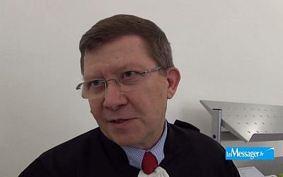 Me Denis Dreyfus, avocat grenoblois (Crédit: capture d'écran Dailymotion/Le Messager)