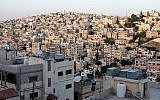 Cette photo montre une vue générale de l'est d'Amman et du quartier Nazzal le 8 juin 2018. (AFP Photo/Ahmad Gharabli)