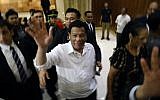 Le président des Philippines Rodrigo Roa Duterte, au centre, à son arrivée à Jérusalem au début d'une visite officielle en Israël le 2 septembre 2018 (Crédit :  / AFP PHOTO / MENAHEM KAHANA)