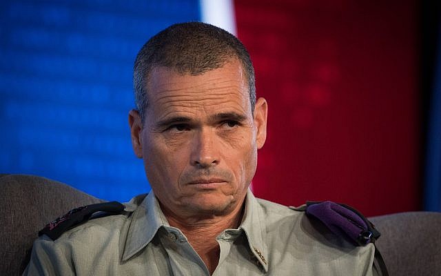 Le général de division Yoel Strick, Commandant du Commandement du nord, lors d'une conférence organisée par Hadashot au centre de conférence international de Jérusalem, le 3 septembre 2018. (Crédit : Yonatan Sindel/Flash90) Le général de division Yoel Strick, Commandant du Commandement du nord, lors d'une conférence organisée par Hadashot au centre de conférence international de Jérusalem, le 3 septembre 2018. (Crédit : Yonatan Sindel/Flash90)
