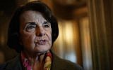 La sénatrice Dianne Feinstein (démocrate de Californie) s'adressant aux journalistes à Washington, le 15 février 2018. (Alex Wong / Getty Images via JTA)