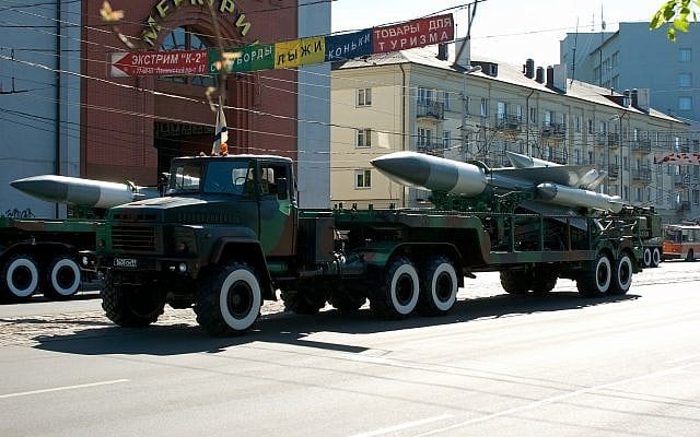 Un missile antiaérien S-200 lors d'une parade en Russie, à Kaliningrad, le 9 mai 2008 (Crédit : Dmitry Shchukin/iStock/Getty Images) Un missile antiaérien S-200 lors d'une parade en Russie, à Kaliningrad, le 9 mai 2008 (Crédit : Dmitry Shchukin/iStock/Getty Images)