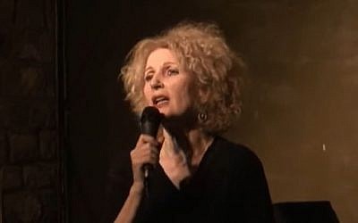 La chanteuse yiddish Talila en 2012 (Crédit: capture d'écran Talila Yiddish Blues/Youtube)