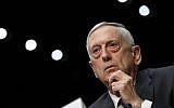 Le secrétaire d'Etat à la Défense Jim Mattis durant une commission des services armés du Sénat, au Capitole, à Washington, le 26 avril 2018. (Crédit : AP/Jacquelyn Martin, Archives)