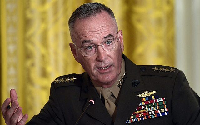 Le général Joseph Dunford, général de l'United States Marine Corps.et chef d'État-Major des armées des États-Unis. durant une réunion du National Space Council à Washington, le 18 juin 2018. (Crédit : AP/Susan Walsh) Le général Joseph Dunford, général de l'United States Marine Corps.et chef d'État-Major des armées des États-Unis. durant une réunion du National Space Council à Washington, le 18 juin 2018. (Crédit : AP/Susan Walsh)