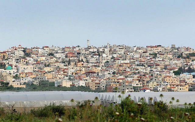 Vue de la ville arabe israélienne de Baqa al-Gharbiya. (Crédit : Moshe Shai/Flash90) Vue de la ville arabe israélienne de Baqa al-Gharbiya. (Crédit : Moshe Shai/Flash90)