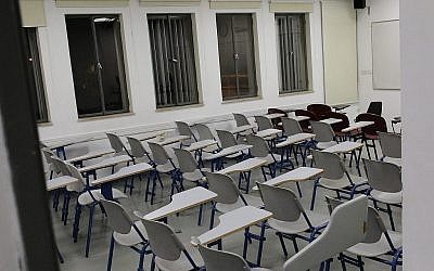 Photo d'illustration d'une classe vide (Crédit : Maxim Dinshtein//FLASH90)