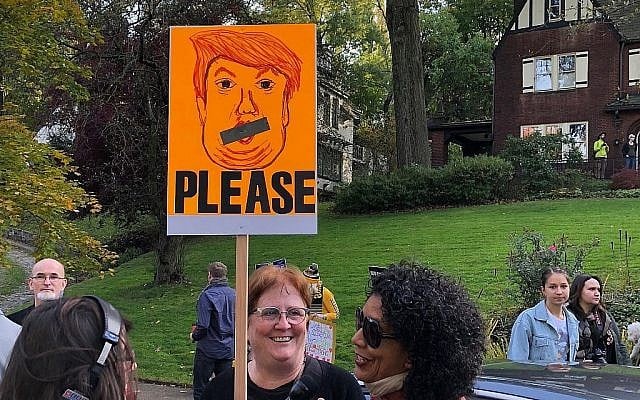 A la marche anti-Trump "Pittsburgh aime tous nos voisins" ,, le 30 octobre 2018 (Crédit : Amanda Borschel-Dan/Times of Israel)