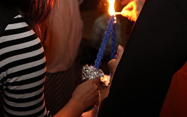 Une soirée "havdallah" organisée par le Shabbat Project à Memphis, Tennessee l'année dernière. (Autorisation)