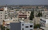 Illustration : Un quartier de Qalqilya, ville de Cisjordanie, le 5 juillet 2017. (Crédit : Nasser Nasser/AP Photo)