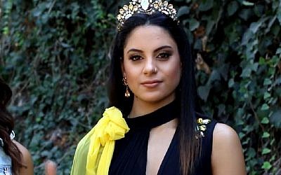 La candidate israélienne Dana Zreik au concours de Miss Earth 2018 (Crédit: capture d'écran Mervat Odeh Stylist/Youtube)