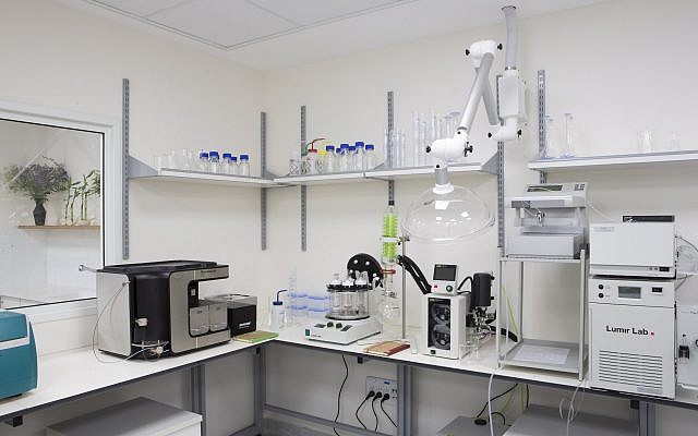 Lumir Lab, un labo israélien pour la validation clinique des recherches sur le cannabis. (Autorisation) Lumir Lab, un labo israélien pour la validation clinique des recherches sur le cannabis. (Autorisation)