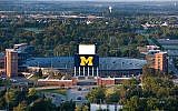 Vue aérienne du Michigan Stadium au lever du soleil sur le campus de l'Université du Michigan. (Crédit : Université du Michigan/Flickr via JTA)