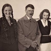 Adolf Hitler et ses demi-nièces, Geli et Elfriede Raubal (Domaine public)