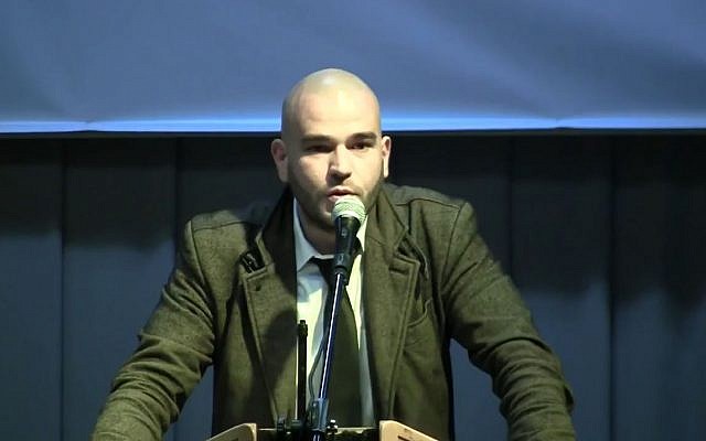 Vincent Vauclin de la Dissidence France lors de la XIème journée Nationale et Identitaire, organisée par Synthèse Nationale à Rungis le dimanche 1er octobre 2017 (Crédit: capture d'écran TV Patriotes/Youtube)