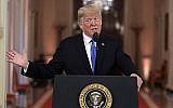 Le président américain Donald Trump s'exprime lors d'une conférence de presse dans la salle Est de la Maison Blanche, à Washington, le 7 novembre 2018. (Evan Vucci/AP)