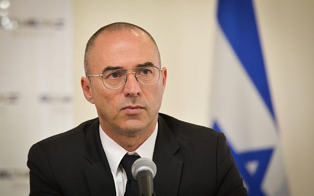 Gonen Usishkin, PDG d'El Al, assiste à une conférence de presse à Beit Sokolov à Tel Aviv, le 28 mars 2018 (Flash90)