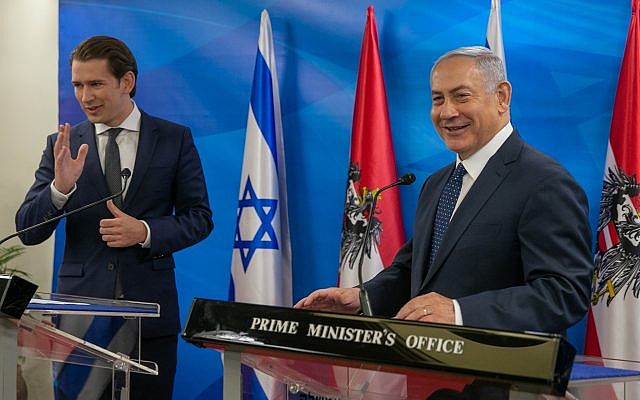 Le Premier ministre Benjamin Netanyahu avec le chancelier autrichien Sebastian Kurz (à gauche) au Cabinet du Premier ministre à Jérusalem, le 11 juin 2018. (Ohad Zwigenberg / Pool / Flash90) Le Premier ministre Benjamin Netanyahu avec le chancelier autrichien Sebastian Kurz (à gauche) au Cabinet du Premier ministre à Jérusalem, le 11 juin 2018. (Ohad Zwigenberg / Pool / Flash90)