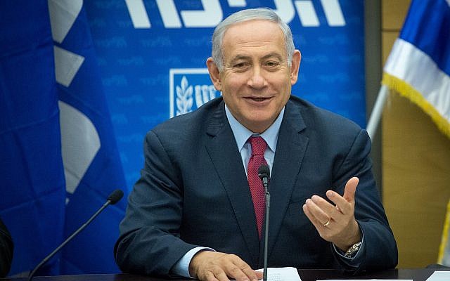 Le Premier ministre Benjamin Netanyahu dirige une réunion de la faction du Likud au Parlement israélien le 26 novembre 2018. (Miriam Alster/Flash90)