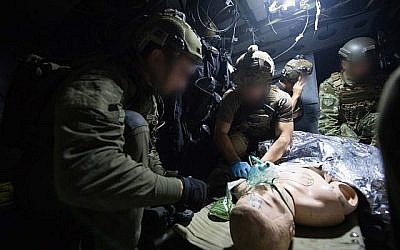 Des troupes d'élite de recherche et de sauvetage de six pays s'entraînent en Israël dans le cadre de l'exercice "Sky Angels" en novembre 2018. (Armée israélienne)